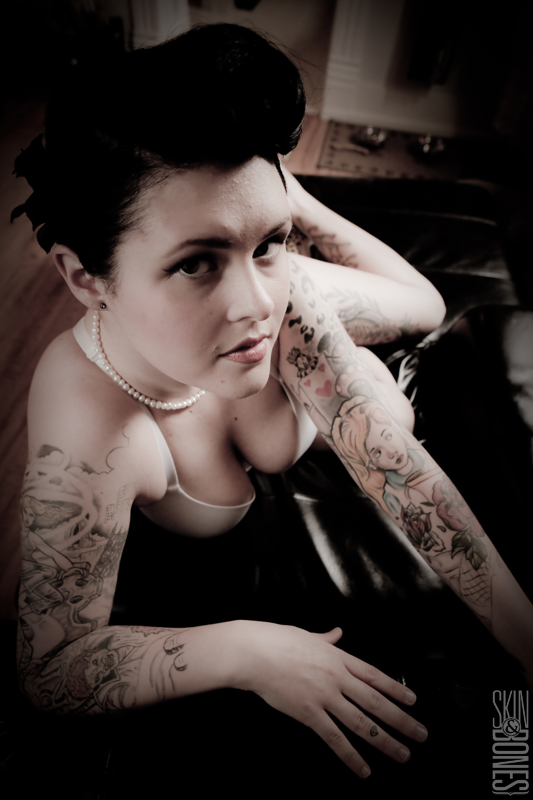 Pin-up model Chevvy Piston.  Tattooed, Suicide Girl hopeful and all round sexy pin-up. http://www.chevvypiston.com/